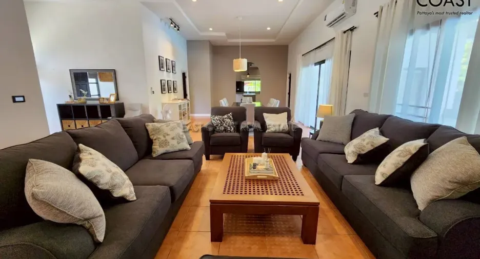 For rent and for sale 4 bedrooms house in Bang Lamung, Chonburi