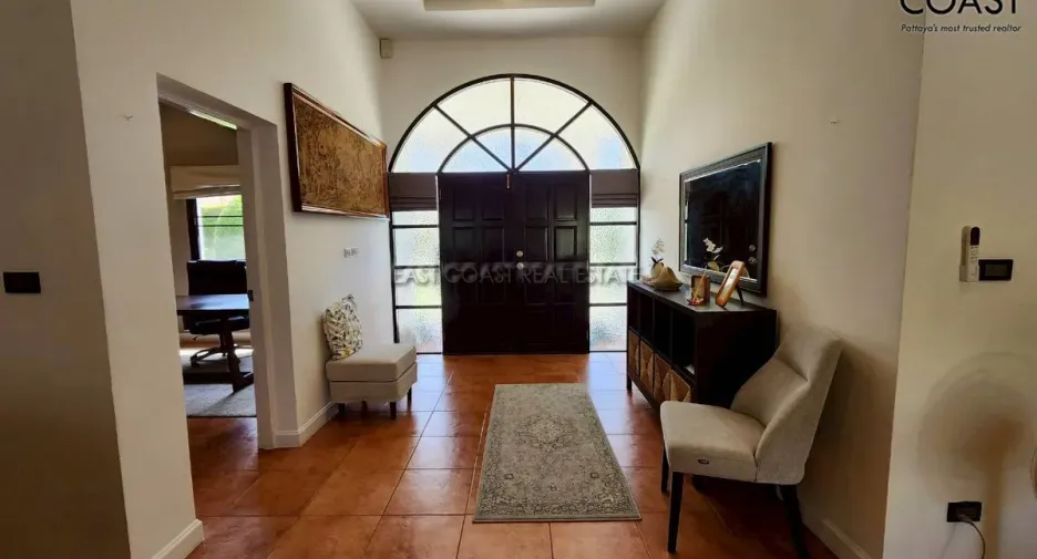 For rent and for sale 4 bedrooms house in Bang Lamung, Chonburi