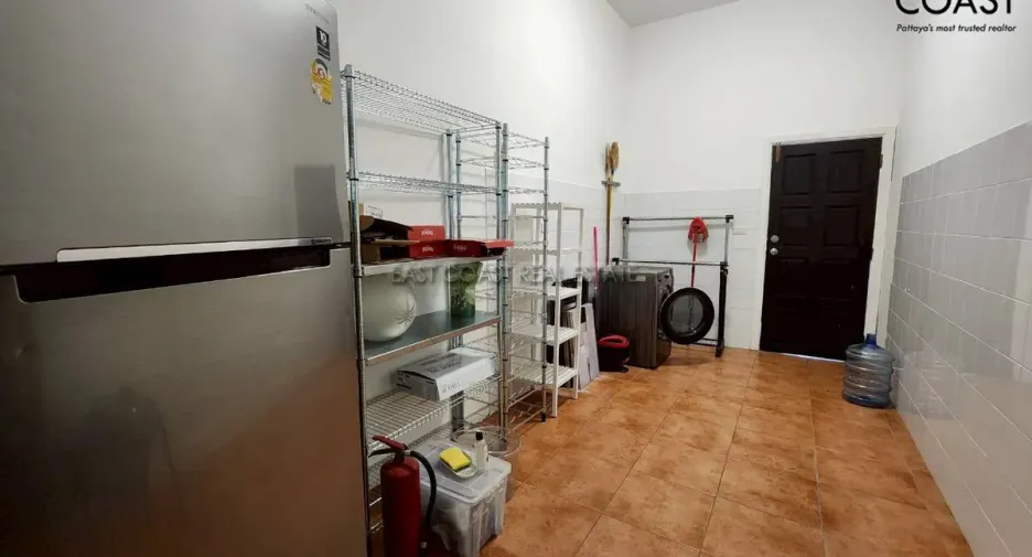 For rent and for sale 4 bedrooms house in Bang Lamung, Chonburi