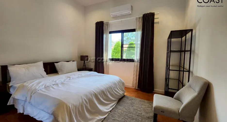 For rent and for sale 4 bedrooms house in Bang Lamung, Chonburi