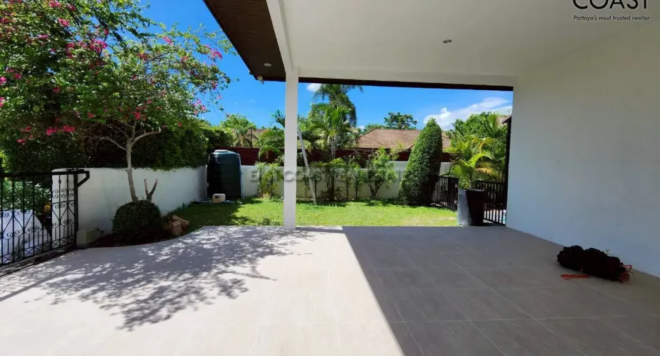 For rent and for sale 4 bedrooms house in Bang Lamung, Chonburi