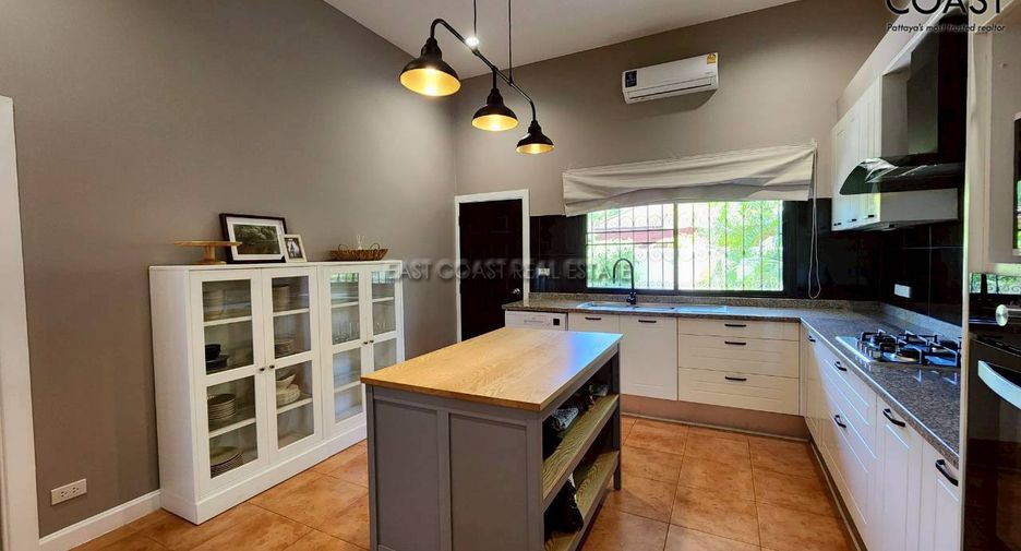 For sale and for rent 4 bedrooms house in East Pattaya, Pattaya