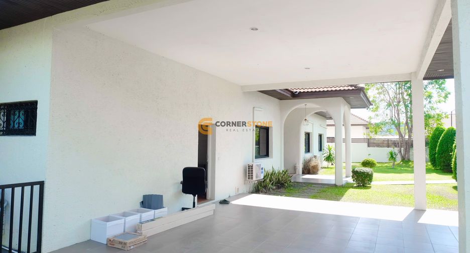 For rent 4 bedrooms house in East Pattaya, Pattaya