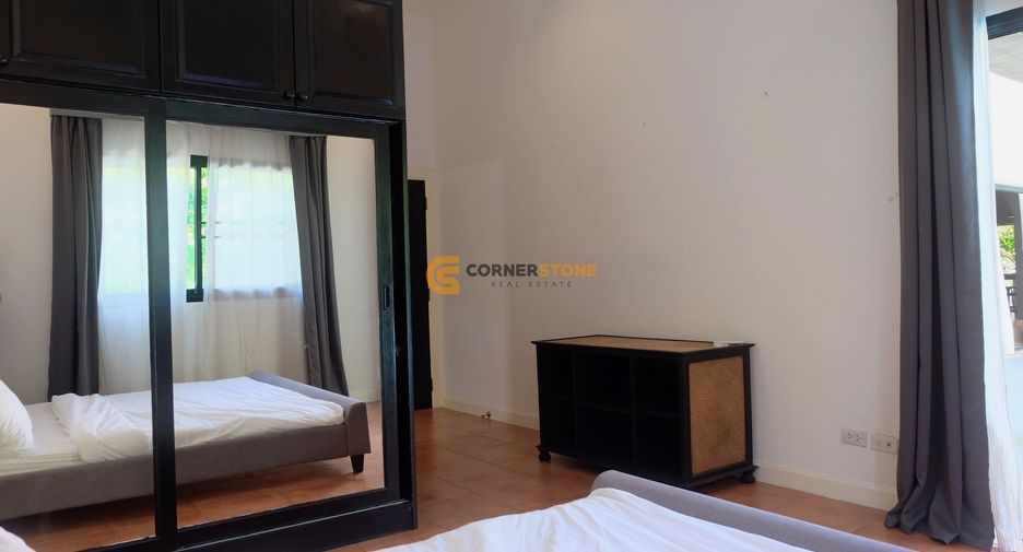For rent 4 bedrooms house in East Pattaya, Pattaya