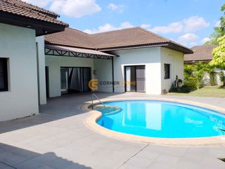 À louer 4 chambres maison à Bang Lamung, Chonburi