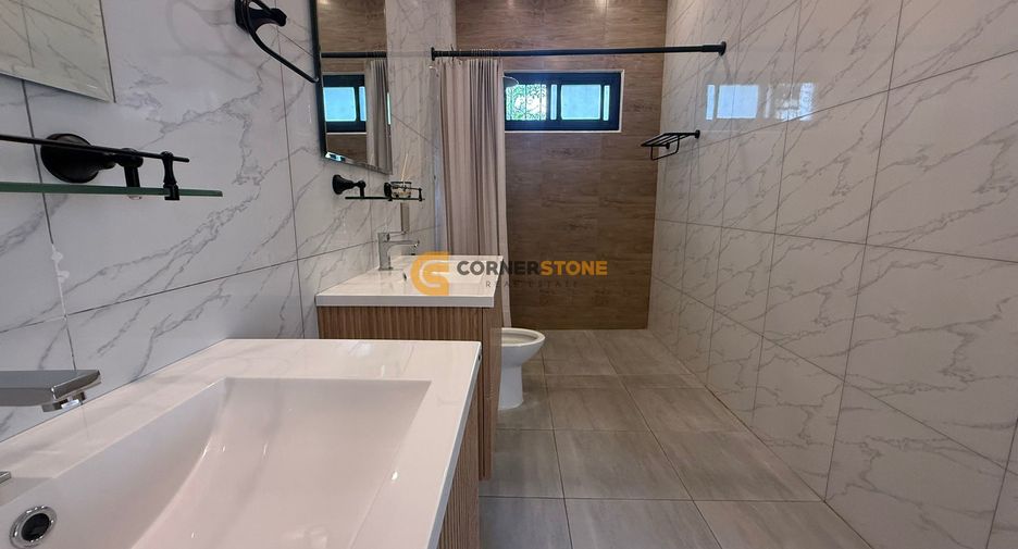 For rent 4 bedrooms house in East Pattaya, Pattaya