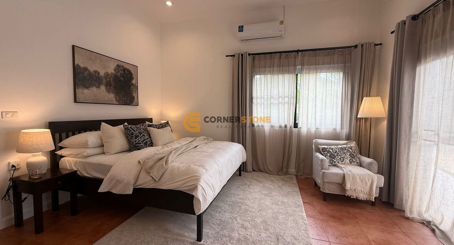 For rent 4 bedrooms house in East Pattaya, Pattaya