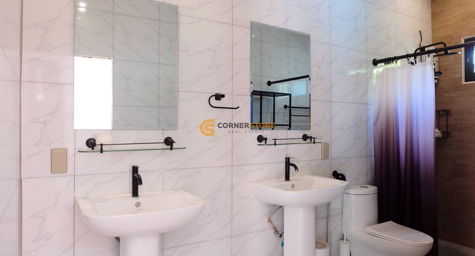 For rent 4 bedrooms house in East Pattaya, Pattaya