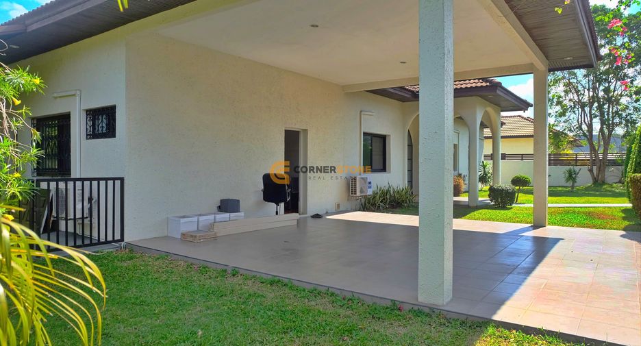 For rent 4 bedrooms house in East Pattaya, Pattaya