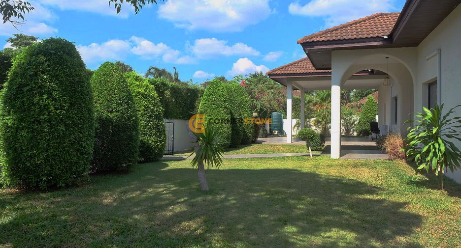 For rent 4 bedrooms house in East Pattaya, Pattaya