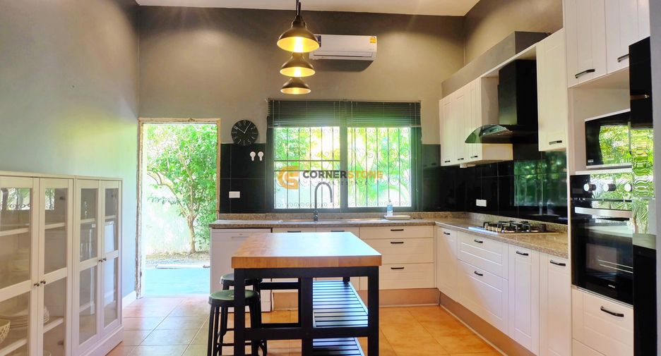 For rent 4 bedrooms house in East Pattaya, Pattaya