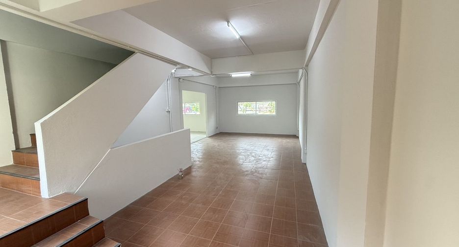 For sale 6 bedrooms retail Space in Mueang Chiang Mai, Chiang Mai