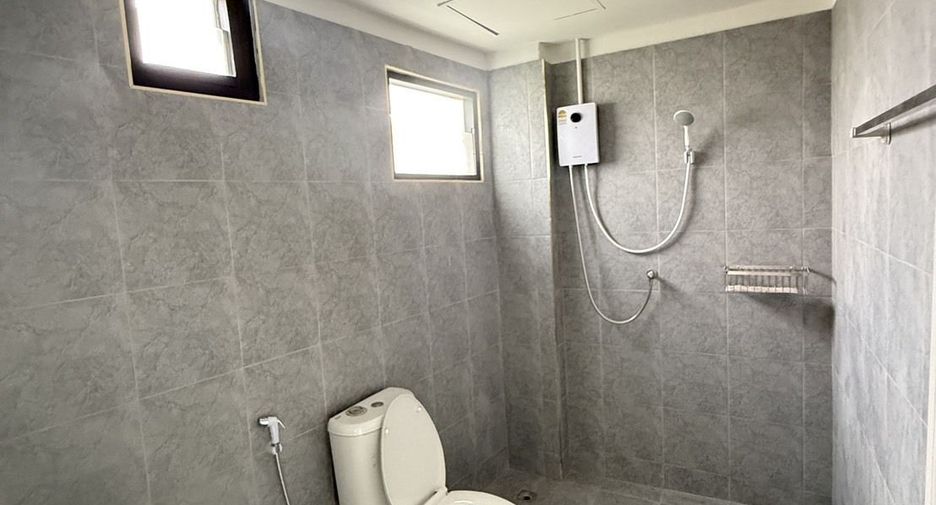 For sale 6 bedrooms retail Space in Mueang Chiang Mai, Chiang Mai