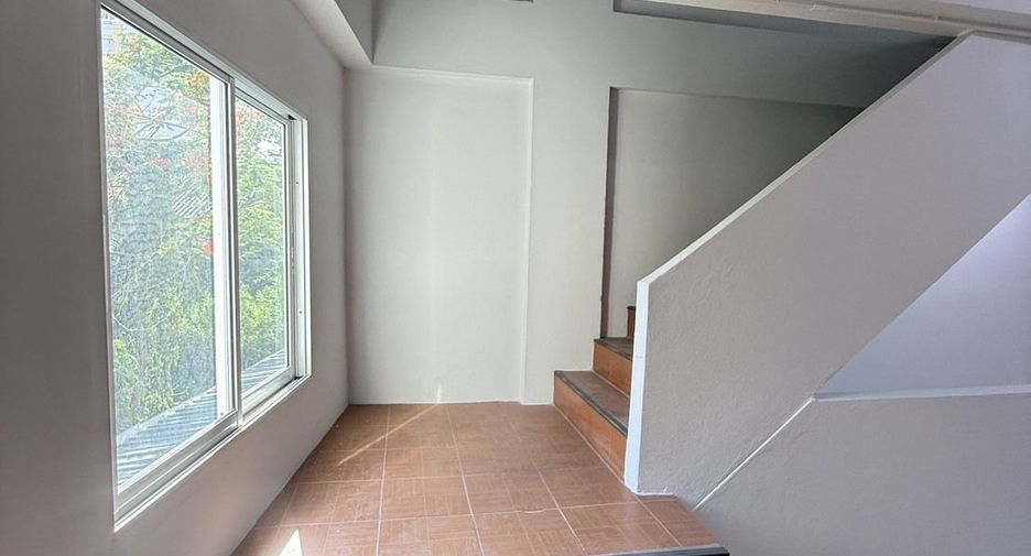 For sale 6 bedrooms retail Space in Mueang Chiang Mai, Chiang Mai
