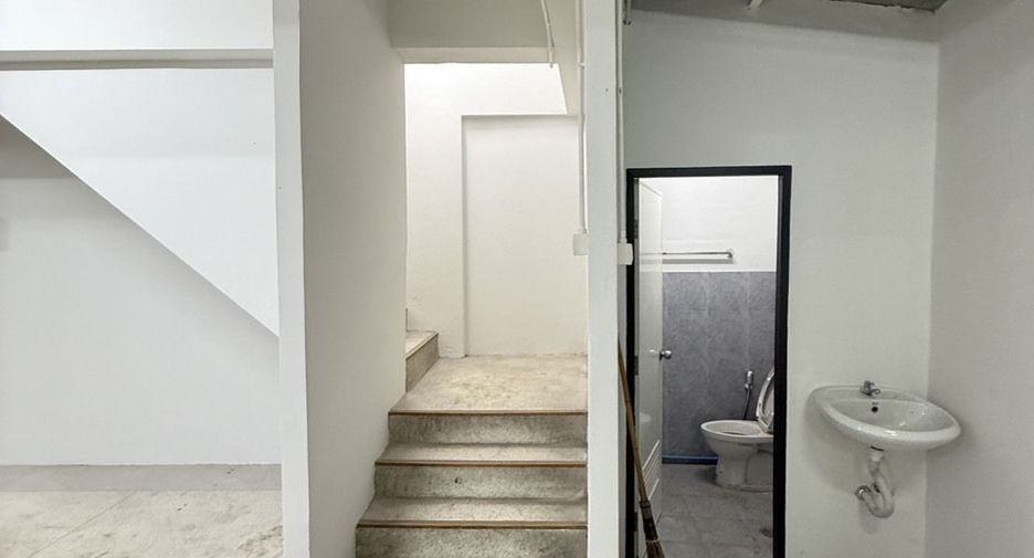 For sale 6 bedrooms retail Space in Mueang Chiang Mai, Chiang Mai