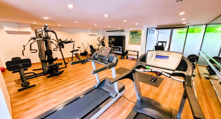 For rent 3 bedrooms condo in Khlong Toei, Bangkok