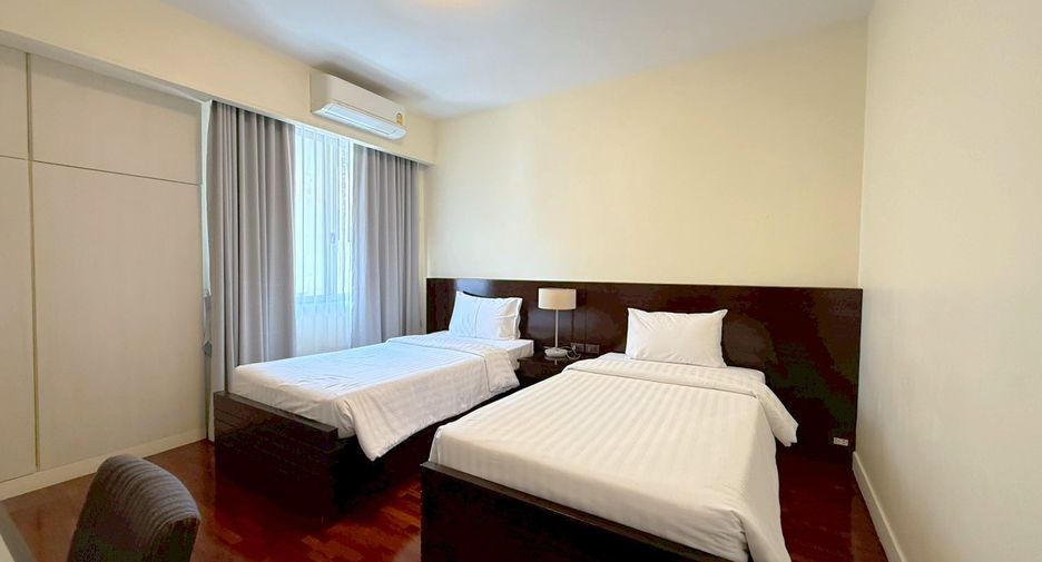 For rent 2 bedrooms condo in Khlong Toei, Bangkok
