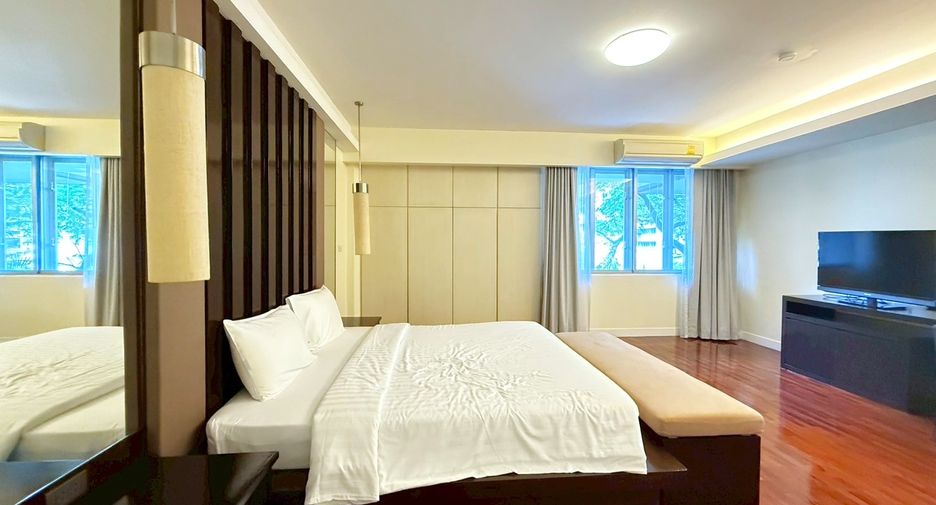 For rent 2 bedrooms condo in Khlong Toei, Bangkok