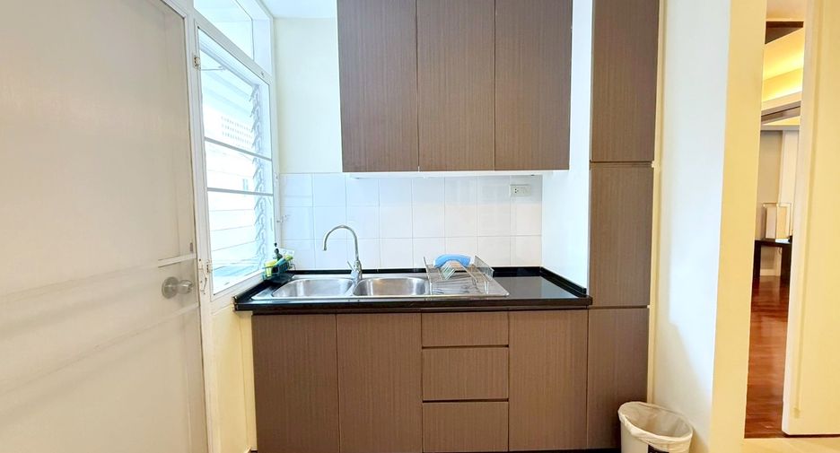 For rent 2 bedrooms condo in Khlong Toei, Bangkok
