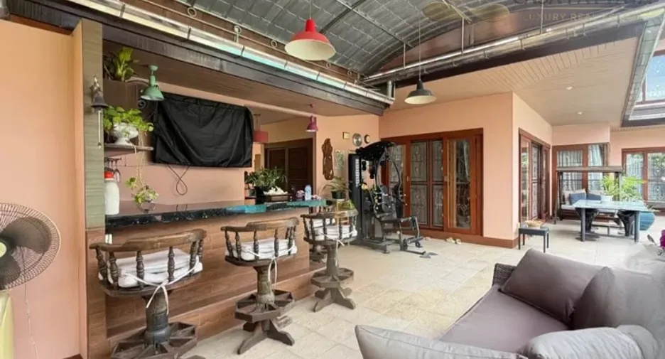 Villa en venta de 4 habitaciones en Huay Yai, Pattaya