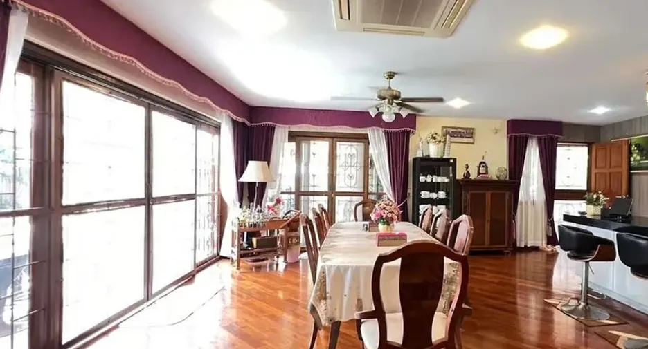 Villa en venta de 4 habitaciones en Huay Yai, Pattaya
