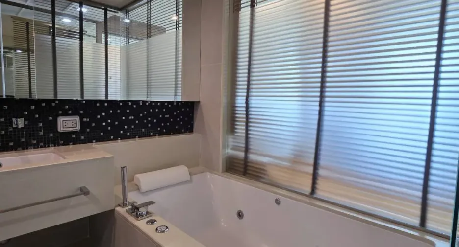 For rent 1 bed condo in Sathon, Bangkok