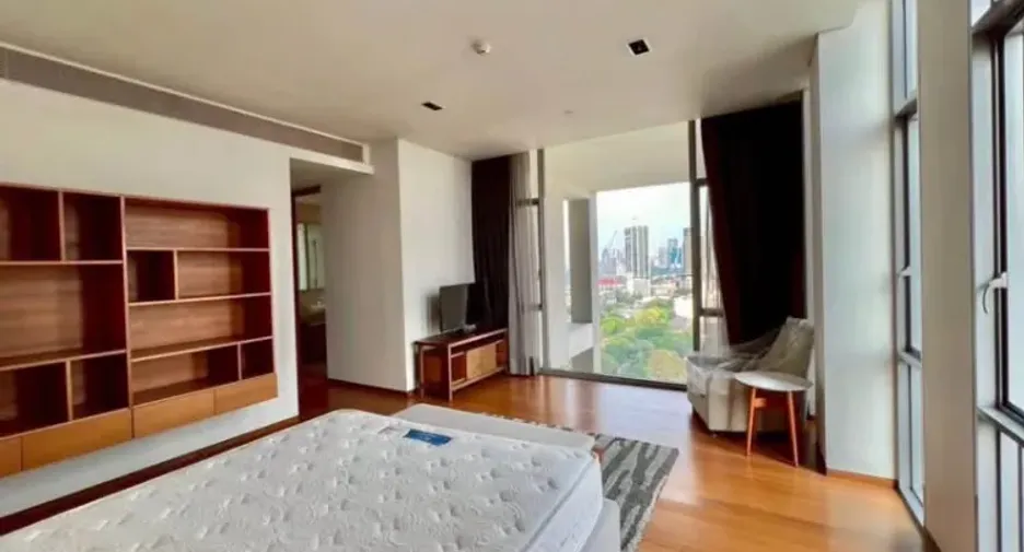 For rent 3 bedrooms apartment in Sathon, Bangkok