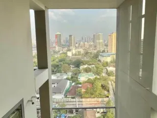 For rent 3 bedrooms apartment in Sathon, Bangkok
