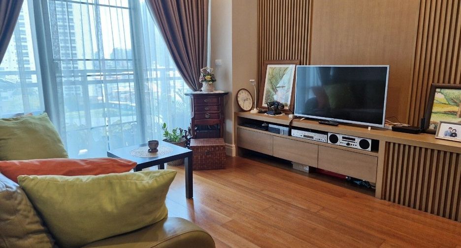 For sale 2 bedrooms condo in Khlong Toei, Bangkok