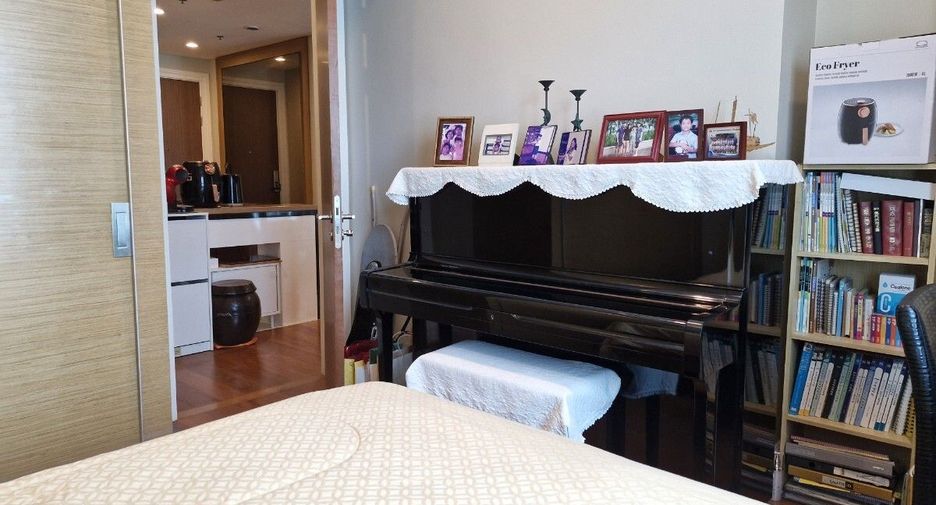 For sale 2 bedrooms condo in Khlong Toei, Bangkok