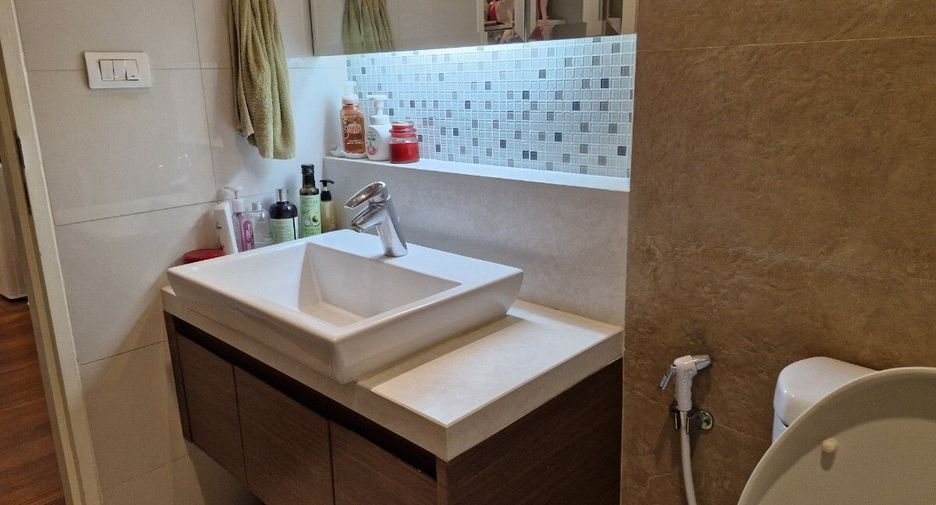 For sale 2 bedrooms condo in Khlong Toei, Bangkok