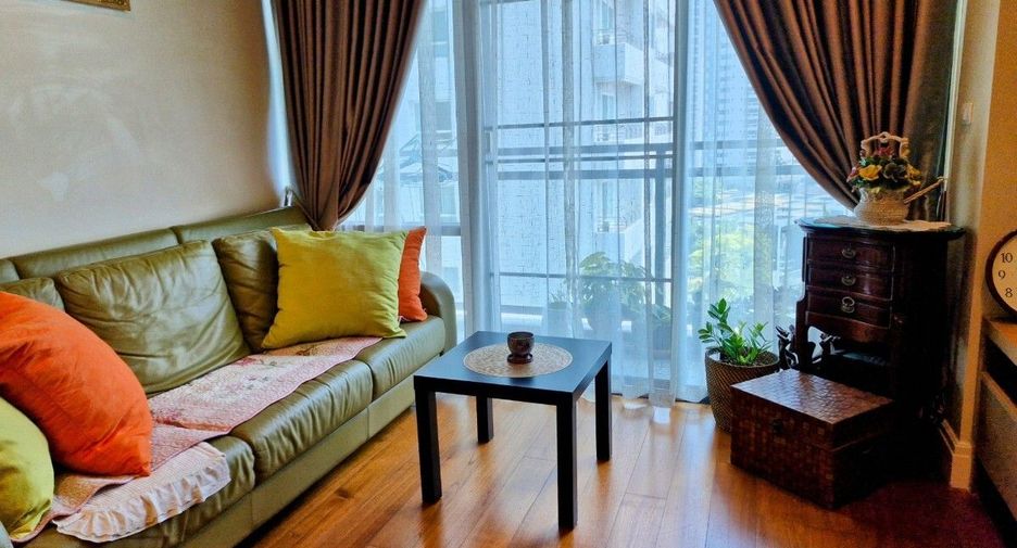 For sale 2 bedrooms condo in Khlong Toei, Bangkok