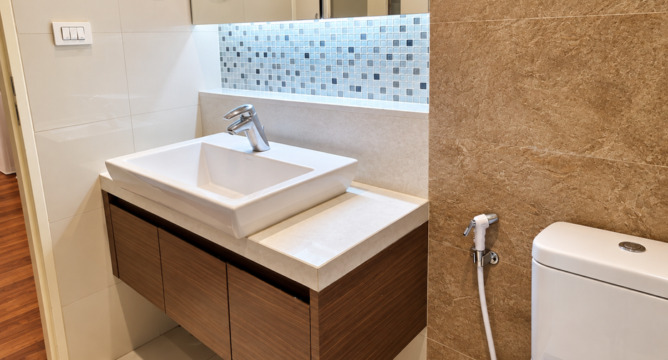 For sale 2 bedrooms condo in Khlong Toei, Bangkok