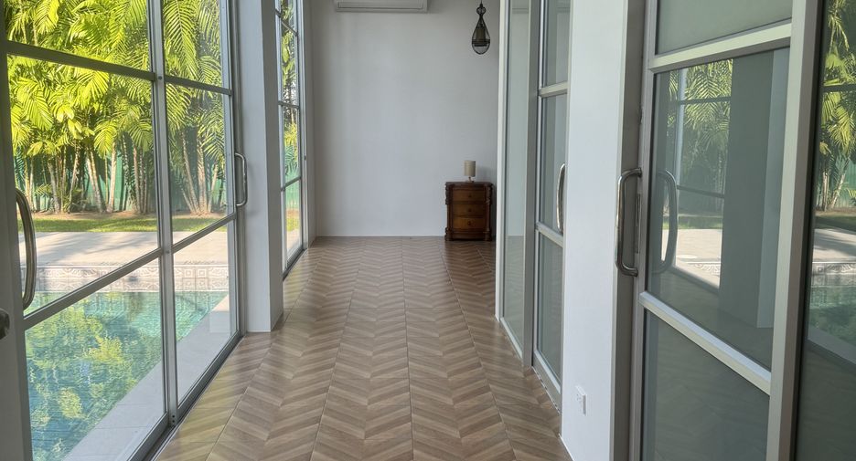 For sale 3 bedrooms villa in Mueang Phuket, Phuket