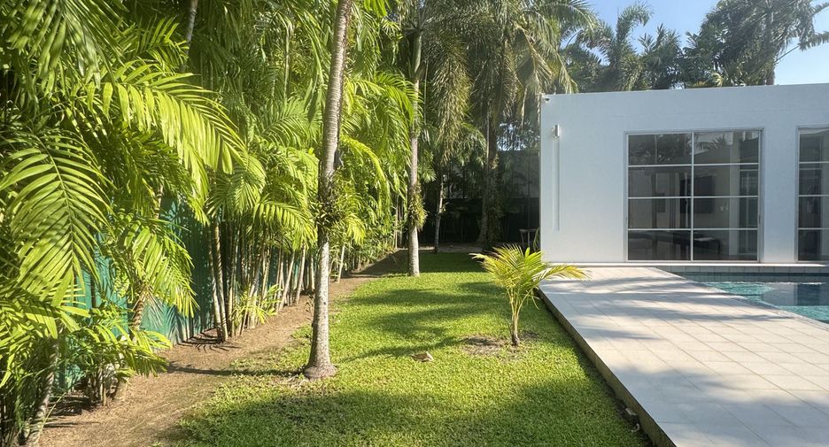 For sale 3 bedrooms villa in Mueang Phuket, Phuket
