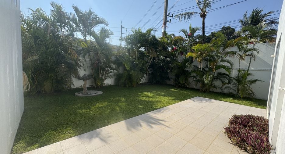 For sale 3 bedrooms villa in Mueang Phuket, Phuket