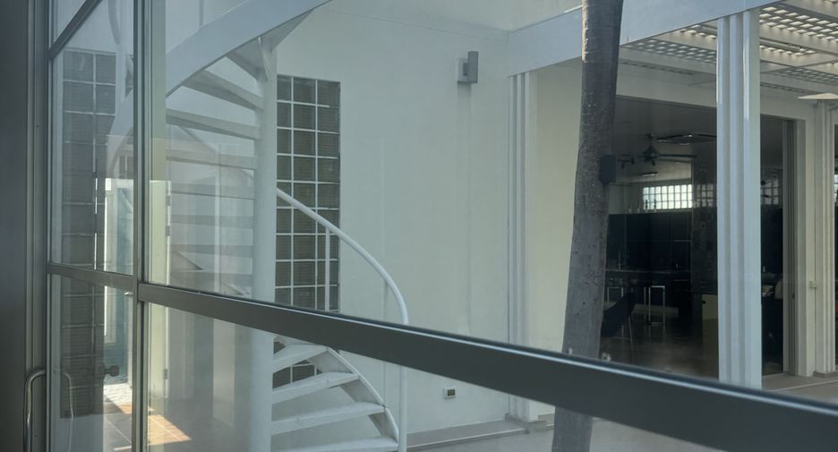 For sale 3 bedrooms villa in Mueang Phuket, Phuket