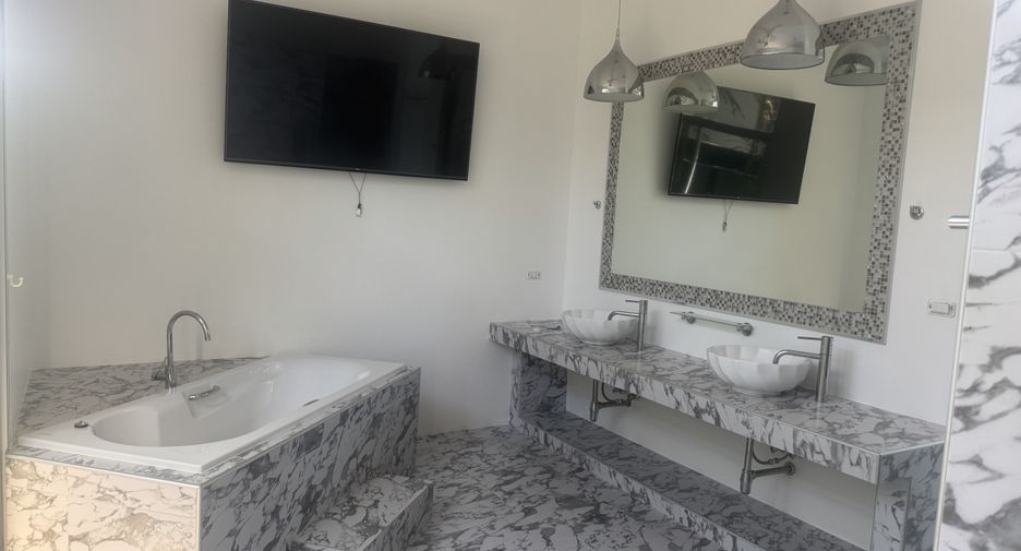 For sale 3 bedrooms villa in Mueang Phuket, Phuket