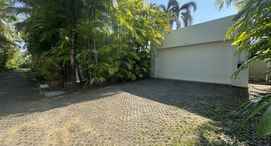 For sale 3 bedrooms villa in Mueang Phuket, Phuket