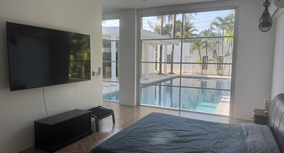 For sale 3 bedrooms villa in Mueang Phuket, Phuket