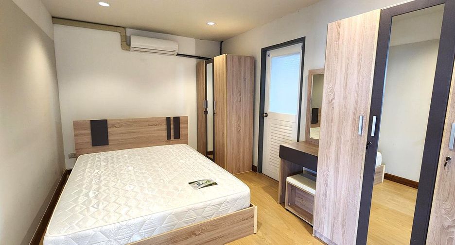 For sale 2 bedrooms condo in Khlong San, Bangkok