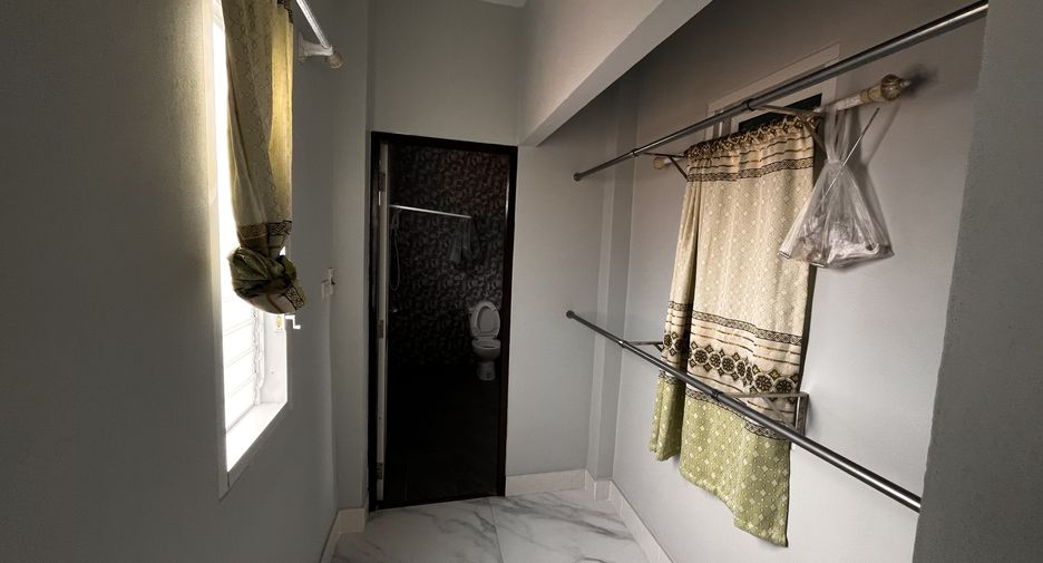 For rent 3 bedrooms house in East Pattaya, Pattaya
