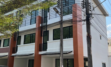 Reihenhaus zur Miete mit 3 Zimmer in Mueang Phuket, Phuket