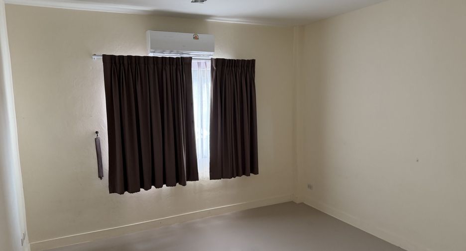 For rent 3 bedrooms townhouse in Mueang Phuket, Phuket