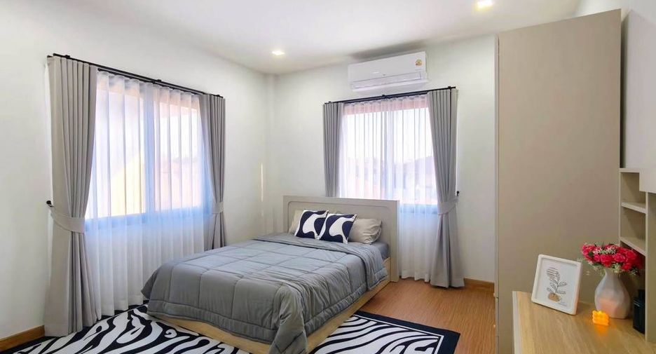 For sale 4 bedrooms house in East Pattaya, Pattaya