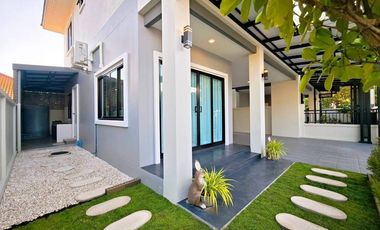 For sale 4 bedrooms house in East Pattaya, Pattaya