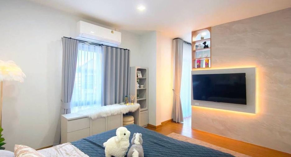 For sale 4 bedrooms house in East Pattaya, Pattaya