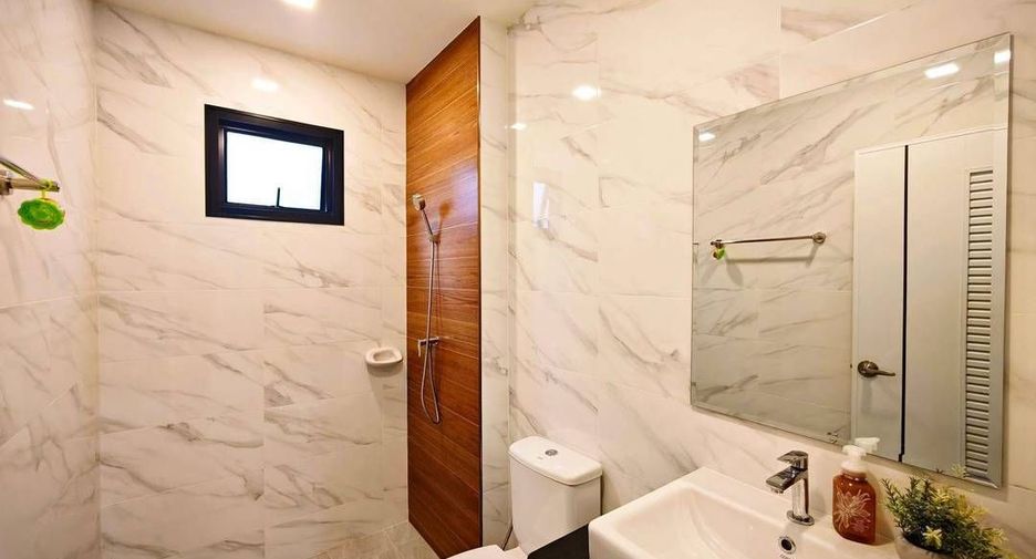 For sale 4 bedrooms house in East Pattaya, Pattaya