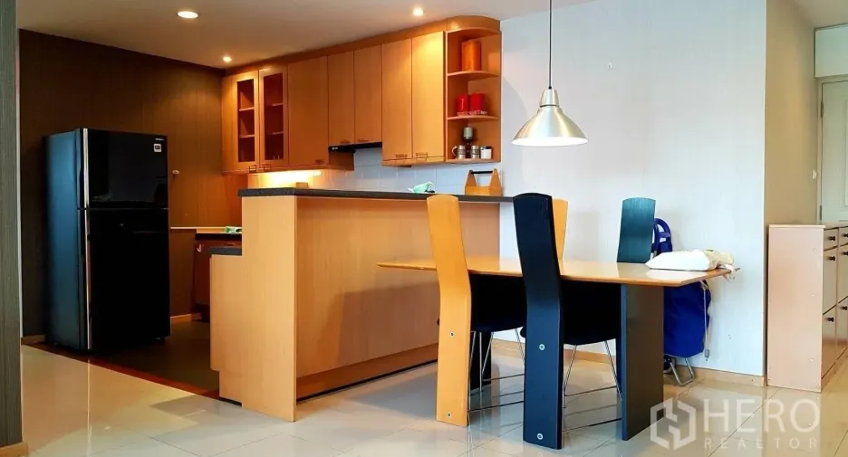 For rent 2 bedrooms condo in Khlong Toei, Bangkok