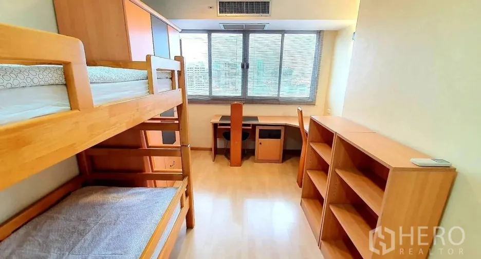 For rent 2 bedrooms condo in Khlong Toei, Bangkok